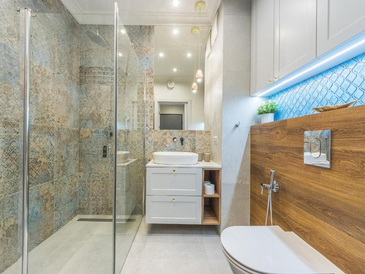 Flatbook - City Center Apartments Granaria With Parking グダニスク エクステリア 写真