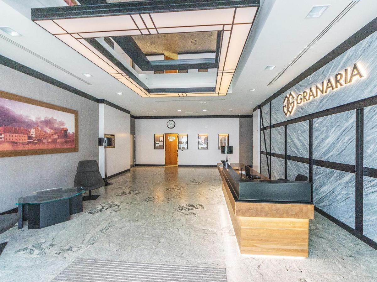 Flatbook - City Center Apartments Granaria With Parking グダニスク エクステリア 写真